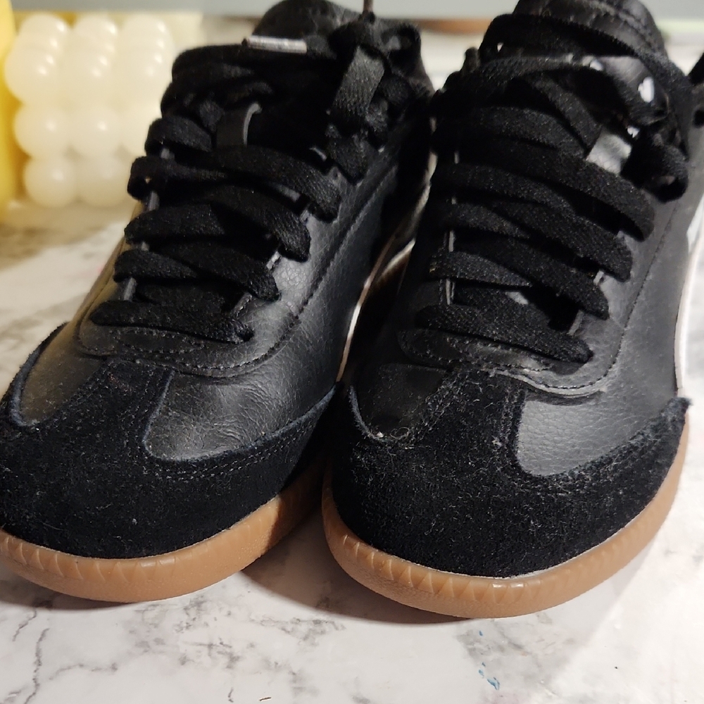 Puma Black Sneakers with Brown Soles
